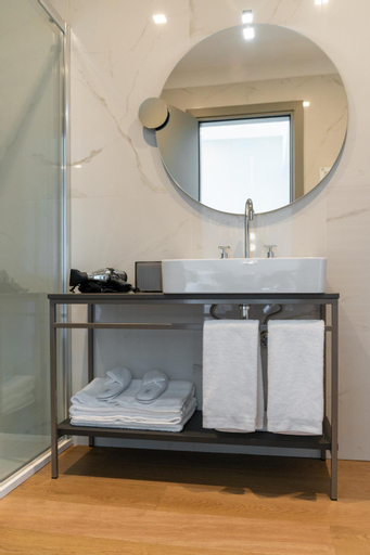 Bathroom 9