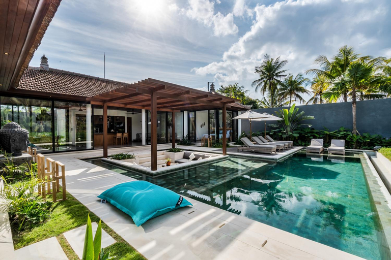 Swimming Pool 4