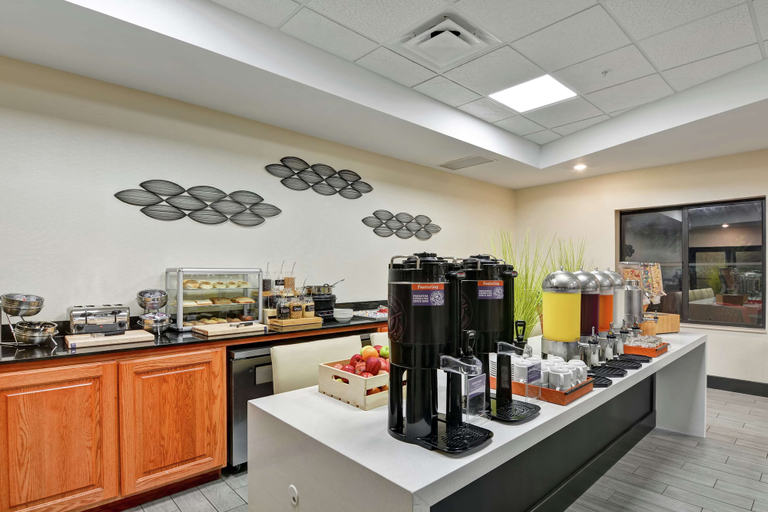 Food & Drinks 5, Doubletree by Hilton Hattiesburg, MS, Forrest