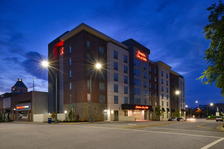 Exterior & Views 2, Hampton Inn & Suites Greensboro Downtown, Guilford