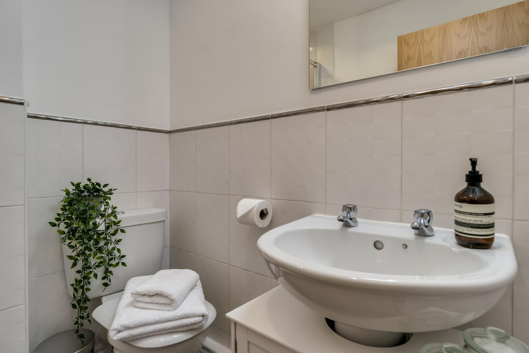 Bathroom 3, Apartment, Latitude 52, Plymouth