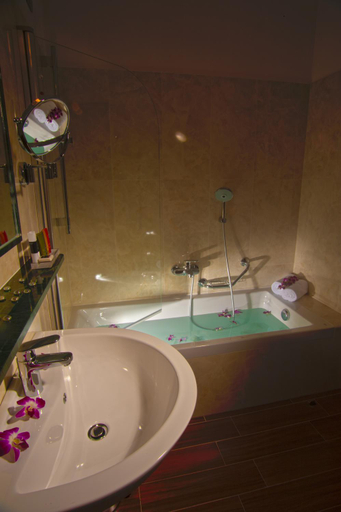 Bathroom 4, Galileo Hotel, Praha 2