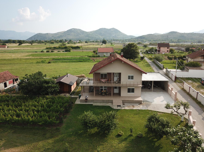 Others 4, Eko Apartmani Krackovic