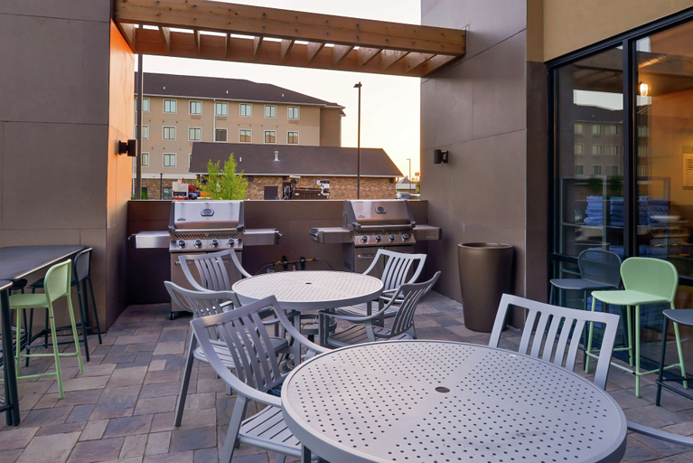 Food & Drinks 4, Home2 Suites by Hilton Merrillville, Lake