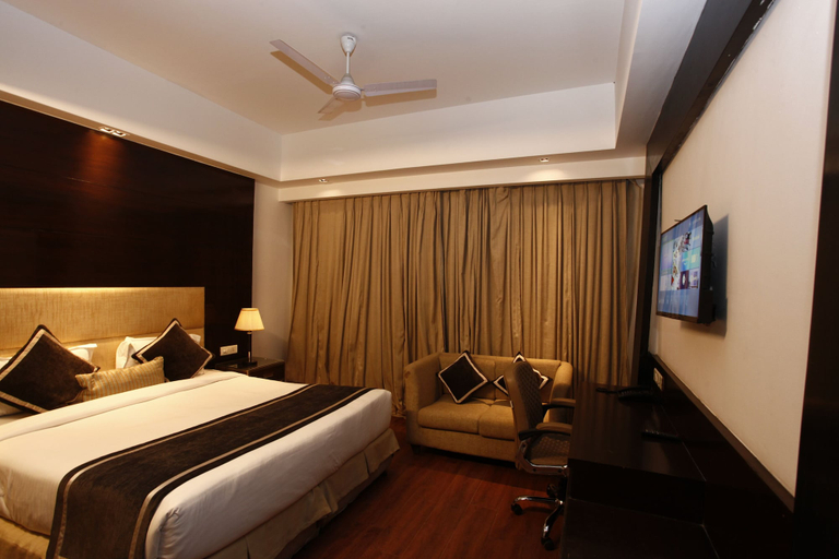 Bedroom 2, PLUTOS HOTEL, Delhi
