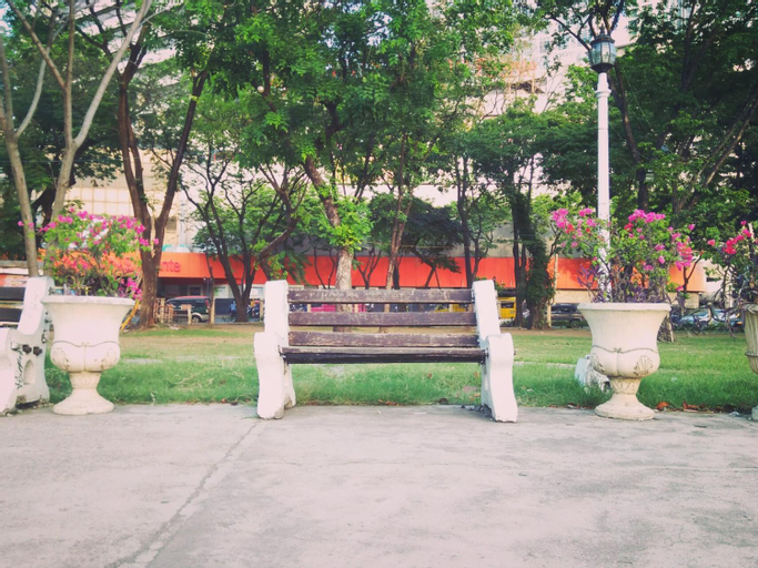 Exterior & Views 10