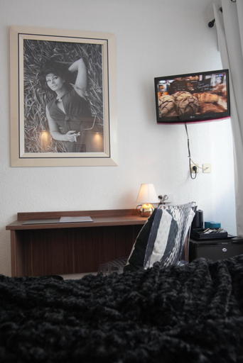 Bedroom 3, ATH hotel Athenee, Alpes-Maritimes