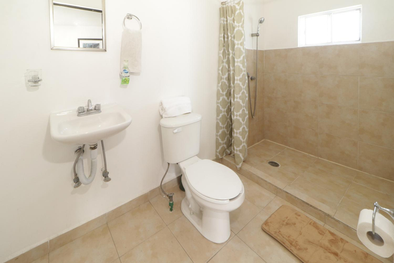 Bathroom 3, Suites Apodaca, Apodaca
