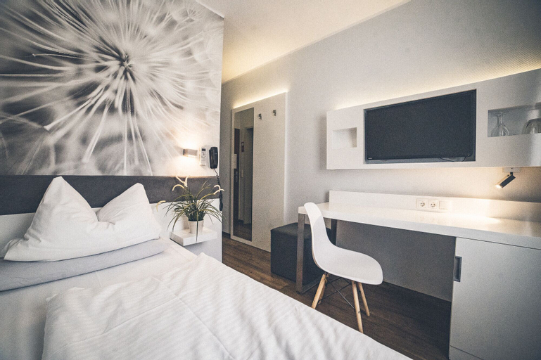Bedroom 13