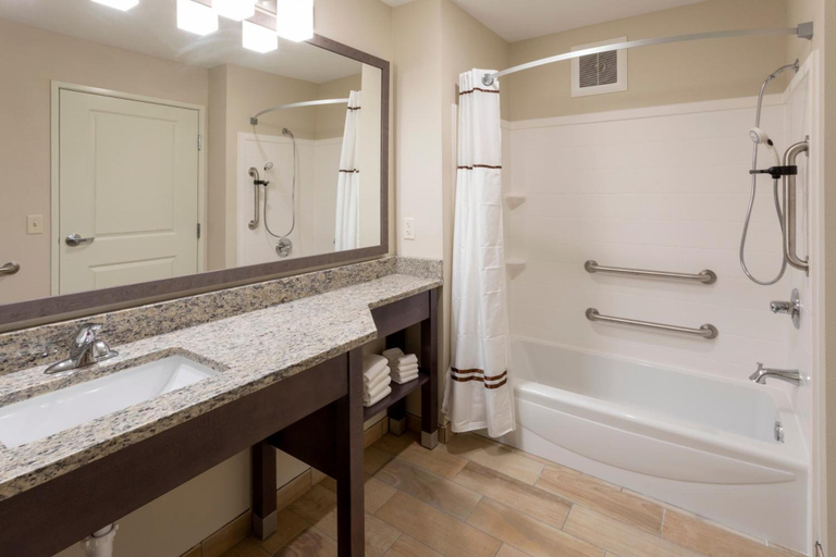 Bathroom 4, GrandStay Cannon Falls, Goodhue