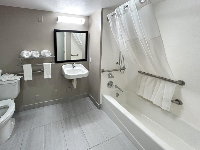 Bathroom 3, Studio 6 Suites Carson, CA, Los Angeles