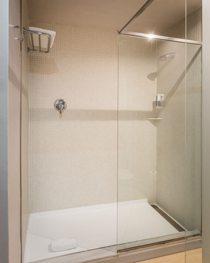 Bathroom 5, Hotel Madanis, Barcelona