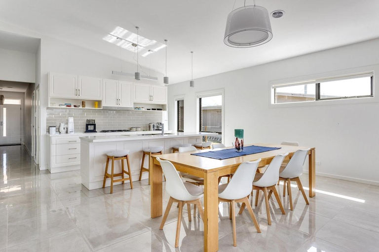 Others 5, Diamond Bay Beach House newly built brilliant spot, Melbourne