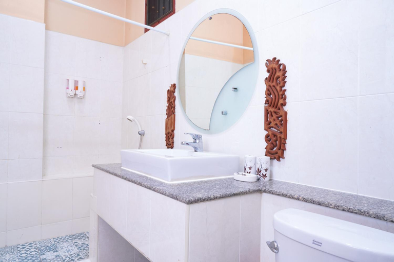 Bathroom 15