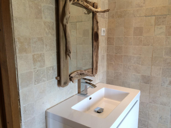 Bathroom 3, Manade des Baumelles, Bouches-du-Rhône