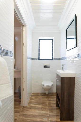 Bathroom 3, Grand House Lodge And SPA Jeffreys Bay, Cacadu