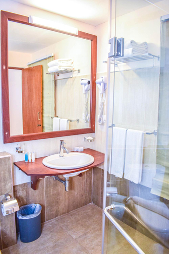 Bathroom 5, Insight Resort, Habaraduwa