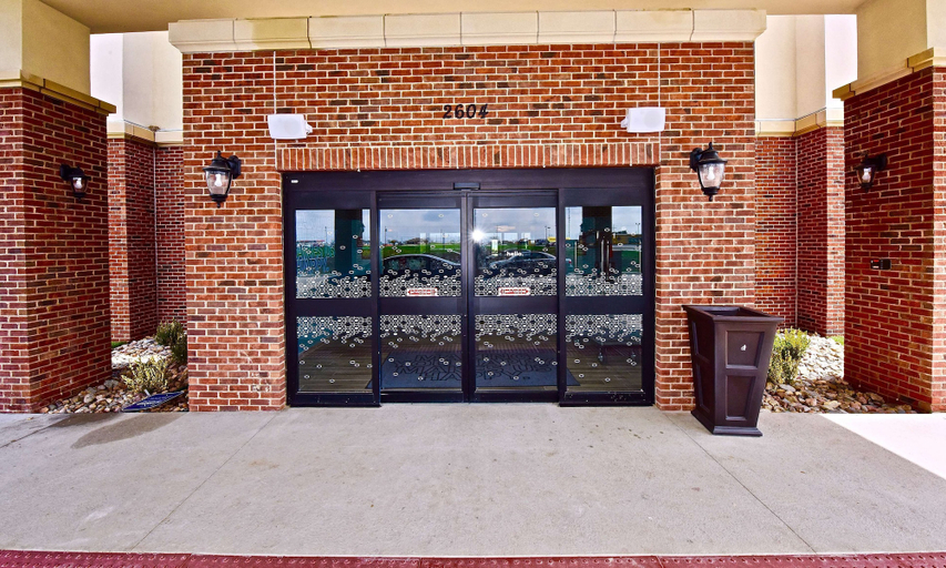 Exterior & Views 2, Hampton Inn Kirksville, Adair