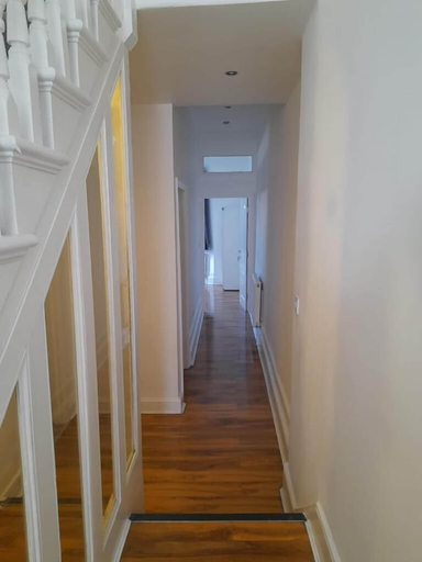 Others 4, Rayan's Lodge Stratford London by OYO, London