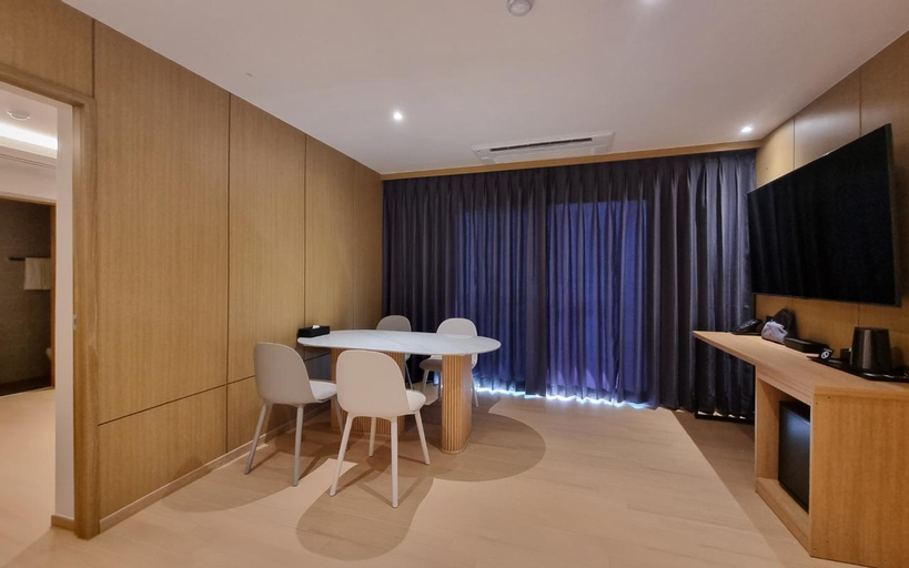 Dining Room 15