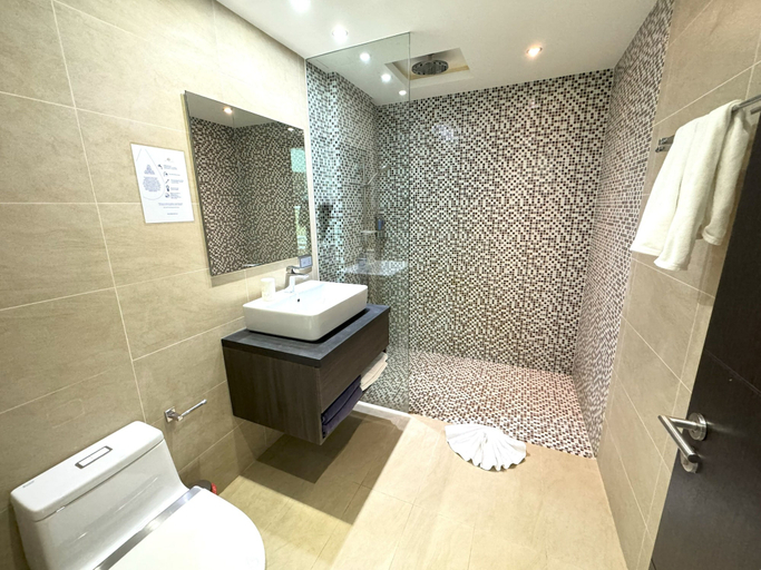 Bathroom 4, Private studio at Twin Sands Resort, Pulau Phuket