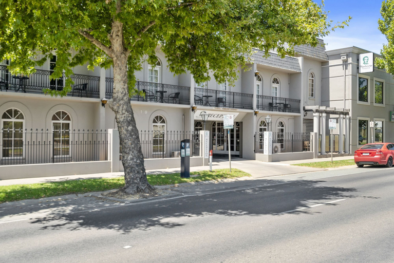 Exterior & Views 2, Sherbourne Terrace Hotel, Shepparton