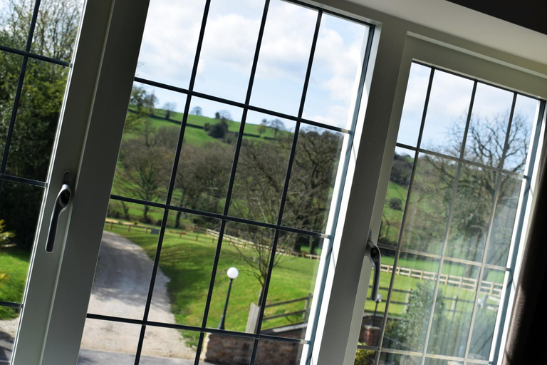 Others 5, The White Hart Inn, Derbyshire