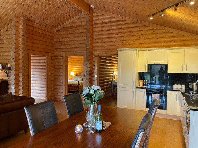 Others 5, Strathisla - Luxury Two Bedroom Log Cabin with Private Hot Tub & Sauna, Scottish Borders