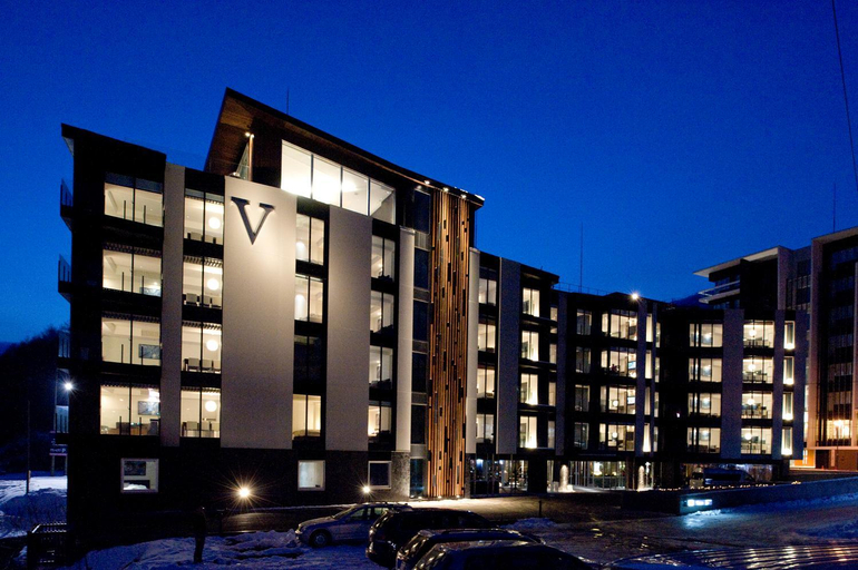 Exterior & Views