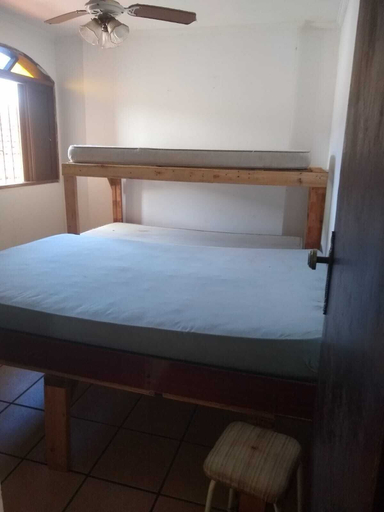 Bedroom 3, Pousada Lupa hostel, Itanhaém