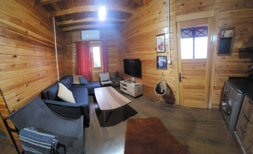 Others 4, Nefes House, Merkez