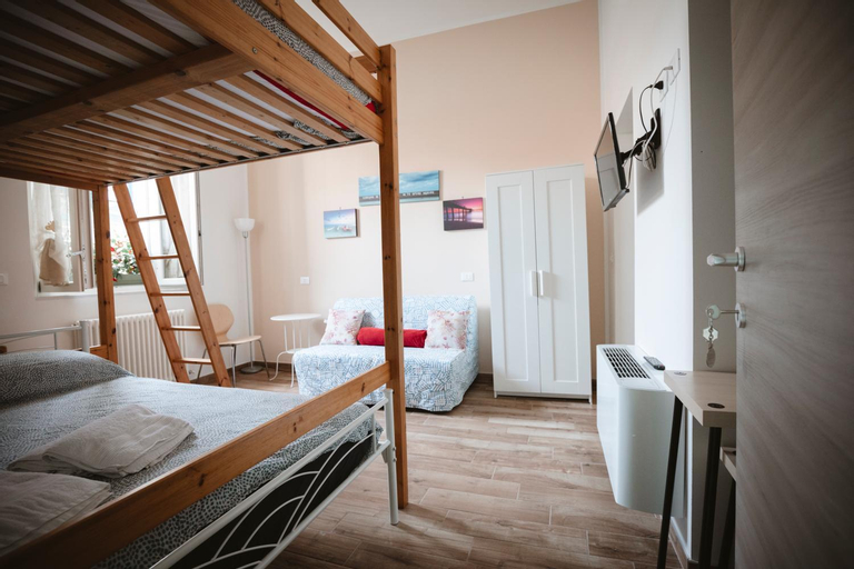Bedroom 2, Villa Valentina Versilia, Lucca