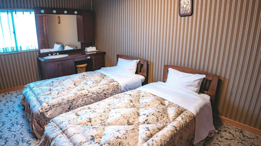 Bedroom 3, Fujinoya Yutei, Fuefuki