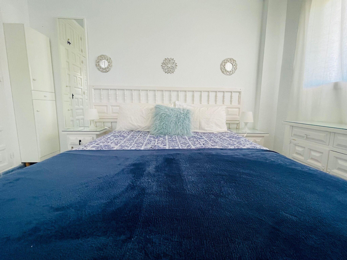 Bedroom 2, Charming apartment in Roquetas de Mar with shared pool, Almería