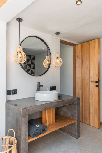 Bathroom 3, Villa Batu, Badung