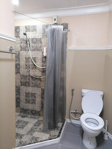 Bathroom 8
