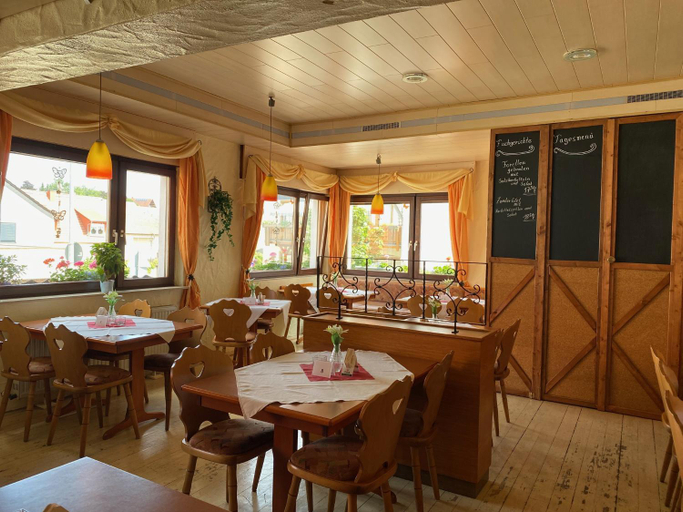 Food & Drinks, Hotel - Landgasthaus Zum Hirsch, Donnersbergkreis