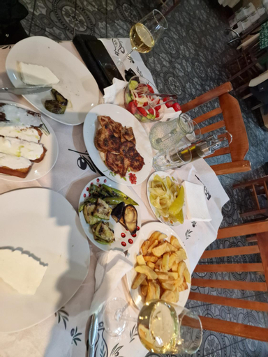 Food & Drinks 5, Bujtinat Skenderi Gjinar, Elbasanit