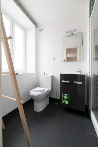 Bathroom 2, Ourique Charm Apartments, Lisbon