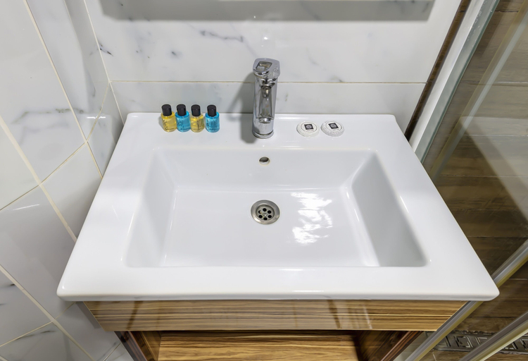 Bathroom 5, Dem İstanbul Airport Hotel, Bağcılar