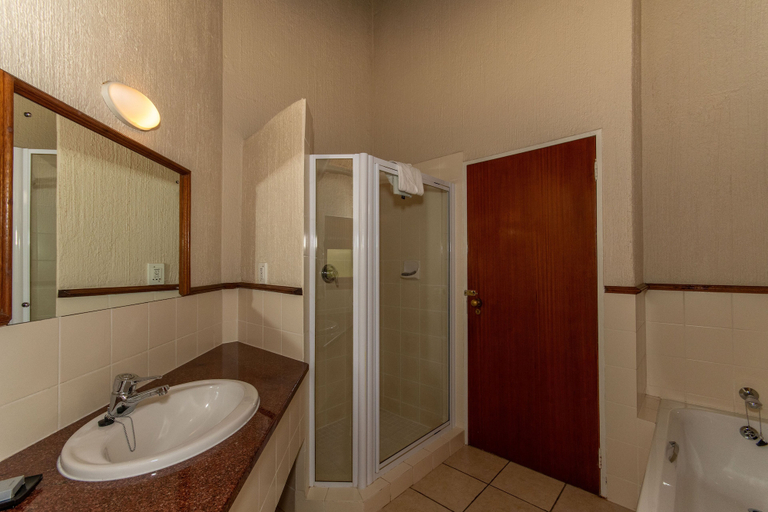 Bathroom 3, Kruger Park Lodge Unit No. 216, Ehlanzeni