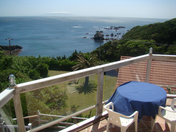 Others 5, hotel cliff-side, Shimoda