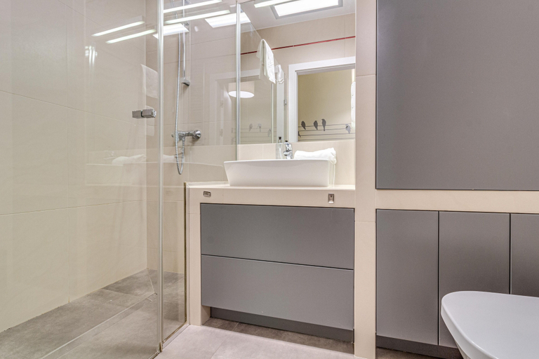 Bathroom 4, RentPlanet - Wszystkich Świętych, Środa Śląska