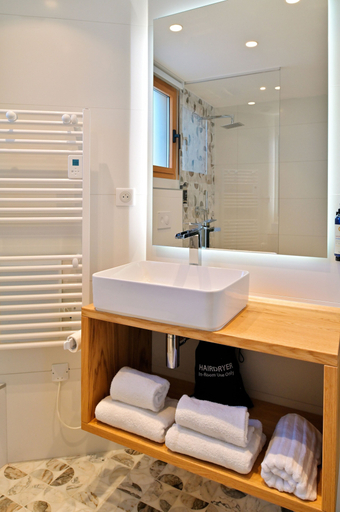 Bathroom 3, Hôtel Saint Roch, Haute-Corse