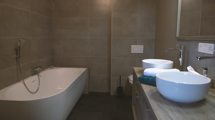Bathroom 3, Jeux de Gouts, Namur