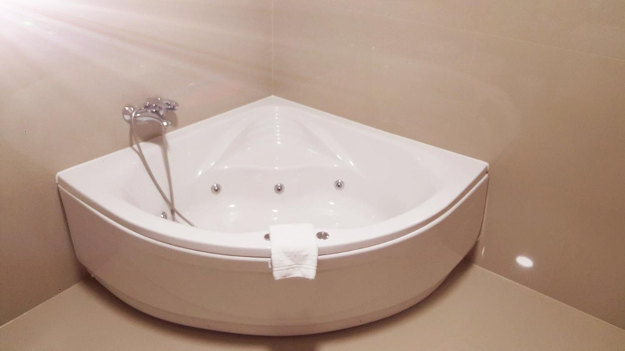 Bathroom 4, Hotel Board, Istočno Sarajevo