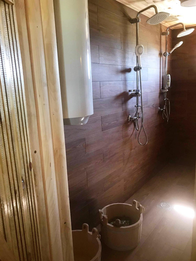 Others 5, Eko Apartmani Krackovic