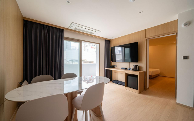 Dining Room 6