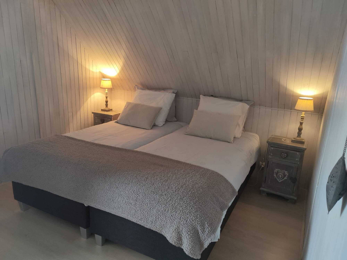 Bedroom 4, La Maison du Chevalier - Chambres et tables d'hôtes - adults only, Puy-de-Dôme