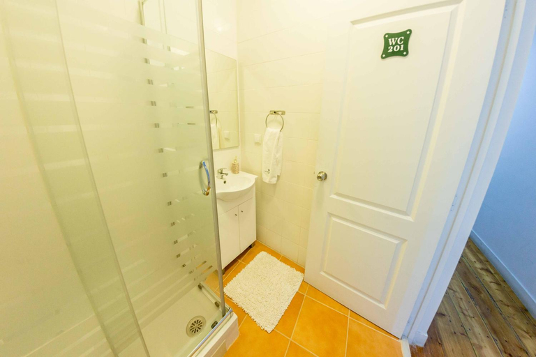 Bathroom, Intendente 1865 Suites, Lisbon